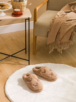 Ay? Teddy Nak??l? Pel?? Kad?n Ev Terli?i