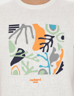 Белая приталенная футболка с круглым вырезом