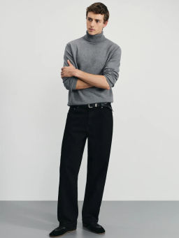 Свитер relax fit с высоким горлом / Zarina