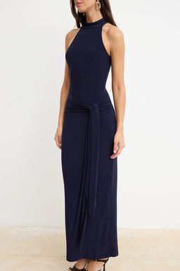 Lacivert Kusak Detayl? Halter Yaka Bodycone/Vucuda Oturan Esnek Maxi Orme Elbise TWOSS25EL00689