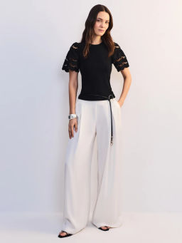 Приталенная футболка с шитьем на рукавах ZR2605023419-50 / Zarina