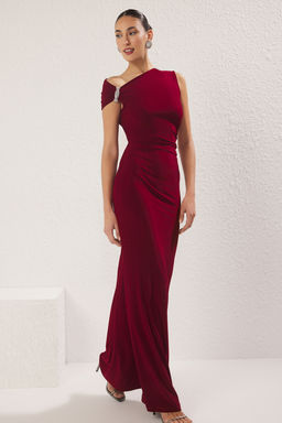 Bordo Vucuda Oturan Tas Aksesuarl? Dokuma Uzun S?k Abiye Gece Mezuniyet Elbisesi TPRSS24AE00224