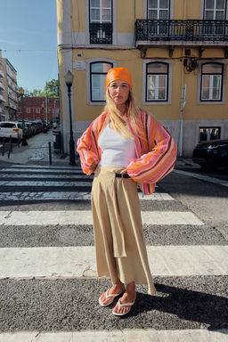 FALDA MIDI HEBILLA / Camel medio