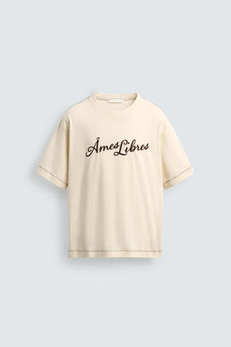 CAMISETA RELAXED FIT TEXTO BORDADO / Beige