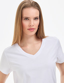 Beyaz Regular Fit V Yaka Basic Ti__rt