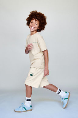 CONJUNTO CAMISETA Y BERMUDA INTERLOCK / Crudo