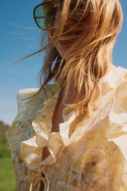Blusa con volantes