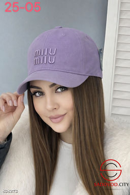 Кепка женская с логотипом