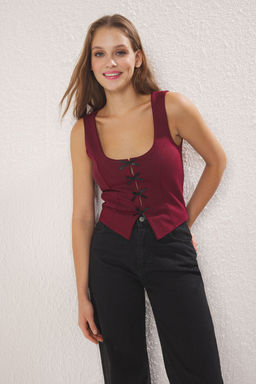 Trendyolmilla Gri Cizgili Kurdele Baglama Detayl? Vucuda Oturan Kare Yaka S?f?r Kol Orme Bluz TWOSS25BZ00147