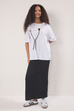 Trendyolmilla Beyaz %100 Pamuk Cicek Aksesuar Detayl? Rahat/Relaxed Kesim Orme T-Shirt TWOSS25TS00200  фото 2