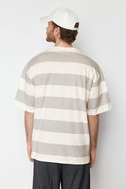 TRENDYOL MAN Buyuk Beden Gri Oversize Cizgili Sehir Bask?l? %100 Pamuklu T-Shirt TMNSS25BF00010 - Trendyolmilla фото 3
