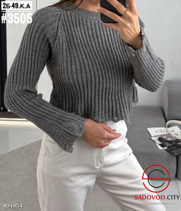 Свитер женский с рваным эффектом