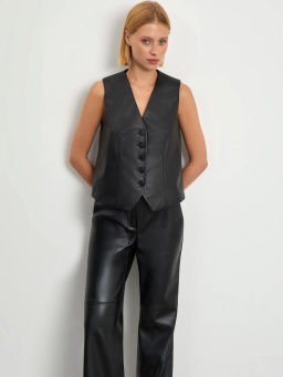 Жилет из экокожи - Emka фото 2