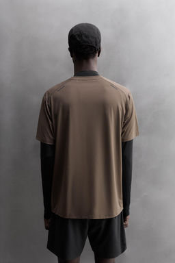 CAMISETA RUNNING MANGA CORTA / Marr?n oscuro - Zara фото 3