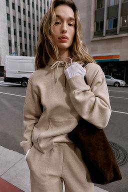 SUDADERA CAPUCHA B?SICA / Beige vigor? - Zara фото 2