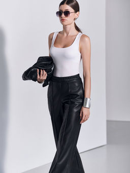 CONTE Свободные прямые брюки из экокожи с карманами LBK 2967 black - Conte elegant фото 4