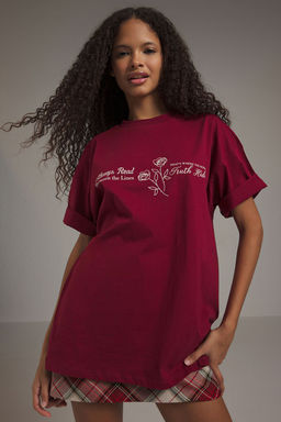 TRENDYOLMILLA Bordo %100 Pamuk Oversize/Genis Kal?p On Arka bask?l? Orme T-Shirt TWOSS25TS00150  фото 5