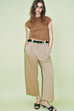 CAMISETA RIB MANGA CORTA / Tostado oscuro