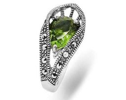 Кольцо из серебра ситалл имитация султанита, марказит, SL-AGA652