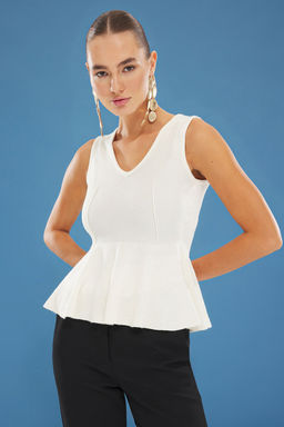 Trendyolmilla Ekru V Yaka Peplum Triko Bluz TWOSS25BZ00190