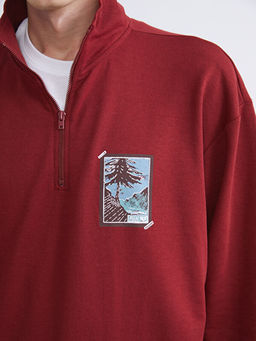 Dik Yaka Bask?l? Erkek Sweatshirt
