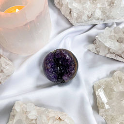 Шар из шевронного Аметиста на подставке