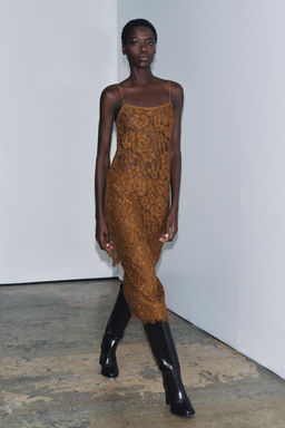 ZW COLLECTION LIMITED EDITION LACE STRAPPY TOP