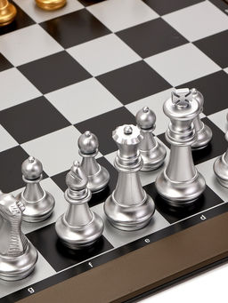 Шахматы магнитные пластиковые, доска с фигурами, 39×39 см