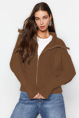 Ac?k Kahverengi Genis Kal?p Devrik Yaka Fermuarl? Triko H?rka TWOAW24HI00072