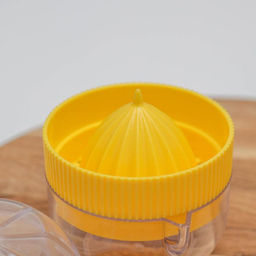 Цена за 2 шт. Соковыжималка для лимона Альтернатива, 7×7×8 см, пластик, жёлтый