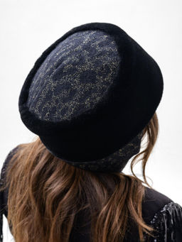 Т26-20 Таблетка кубанка черное золото с мехом "мутон"