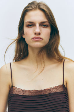 Top de tirantes espagueti con detalles de encaje - H&m фото 6