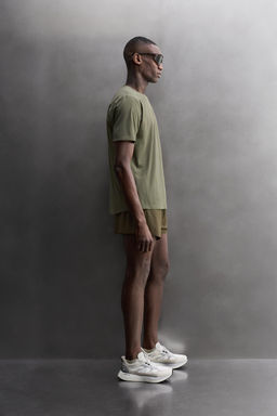 CAMISETA T?CNICA ESTRUCTURA / Gris antracita