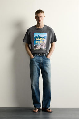 CAMISETA RELAXED FIT GR?FICO R?O / Negro