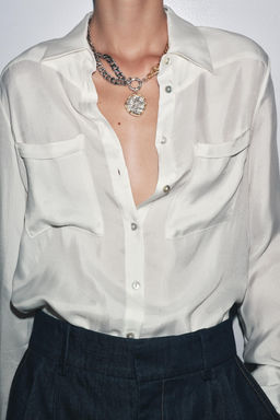 CONTRAST COIN NECKLACE
