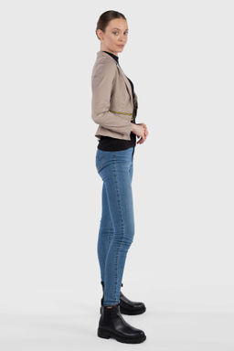 Ветровка жакет