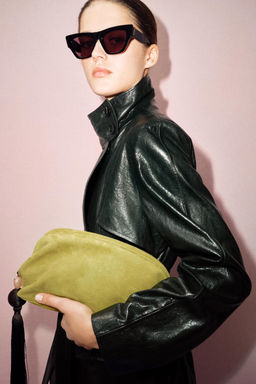 SOBRE PIEL POMP?N / Verde Lima