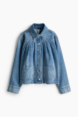 Cazadora vaquera oversize con pliegues