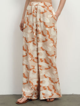 Брюки из вискозы 10367 серые с принтом