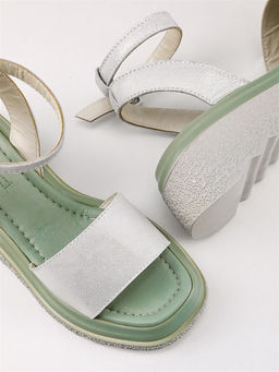 Босоножки K-49