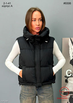 Жилетка женская с капюшоном