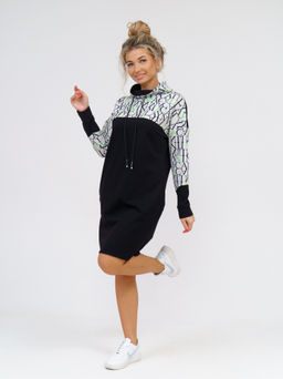 920 Платье "Черный/буквы/зеленый"