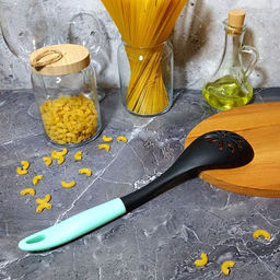 Цена за 2 шт. Ложка с прорезями из нейлона Mint OLS-710-42