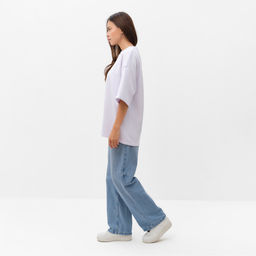 Футболка с нашивкой женская MIST Base, белая, размер 50