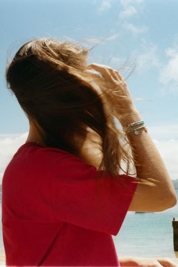 CAMISETA PARCHE VICHY / Blanco / Rojo