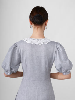 Платье с кружевным воротником OD-888-2 св.серый