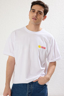 Beyaz Oversize/Genis Kesim Limon Bask?l? %100 Pamuklu T-Shirt TMNSS23TS00089