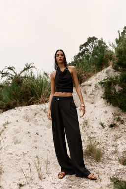 HALTER TOP WITH HARDWARE