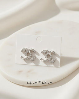 Стильные серьги