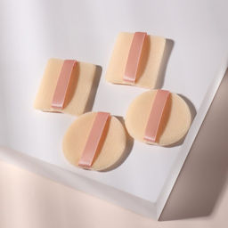 Пуховки для макияжа, набор - 4 шт, d = 5 см / 5,5 4,4 см, с держателем, цвет бежевый - Queen fair фото 3